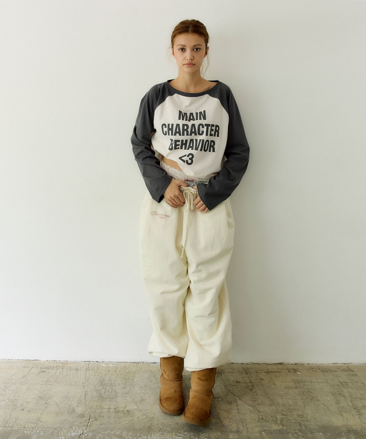 페이네틱(PAINETIC) Main Character Raglan Tee (CHARCOAL)