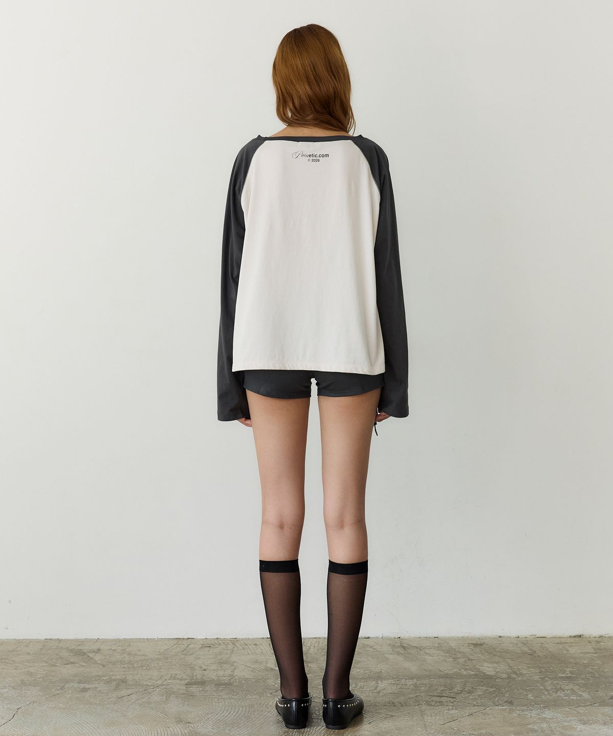 페이네틱(PAINETIC) Main Character Raglan Tee (CHARCOAL)