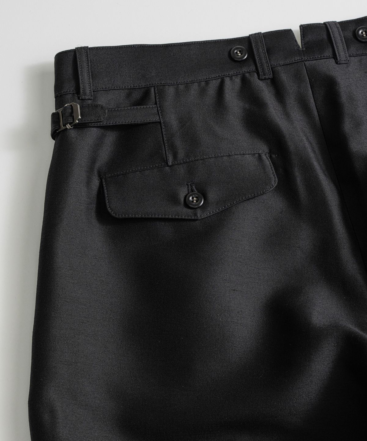 비헤비어(BEHEAVYER) SILK WOOL CLASSIC TROUSERS satin black