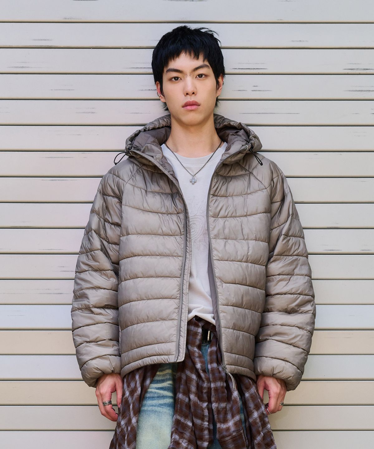 데시레드(DESIRED) 컴펙트 쉘 후드 점퍼-FFSK4121C0X