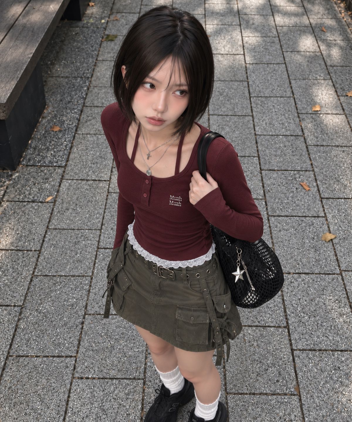 무아무아(MUAHMUAH) 레이스 배색 홀터넥 티셔츠 [버건디]
