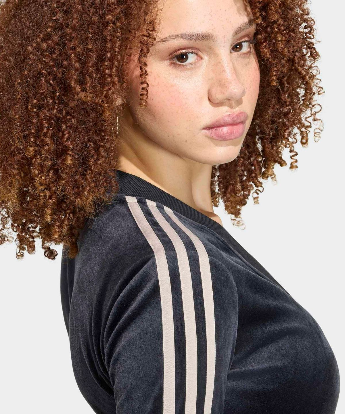 아디다스(ADIDAS) SST 브이-넥 트랙탑 - 블랙 / KS9176