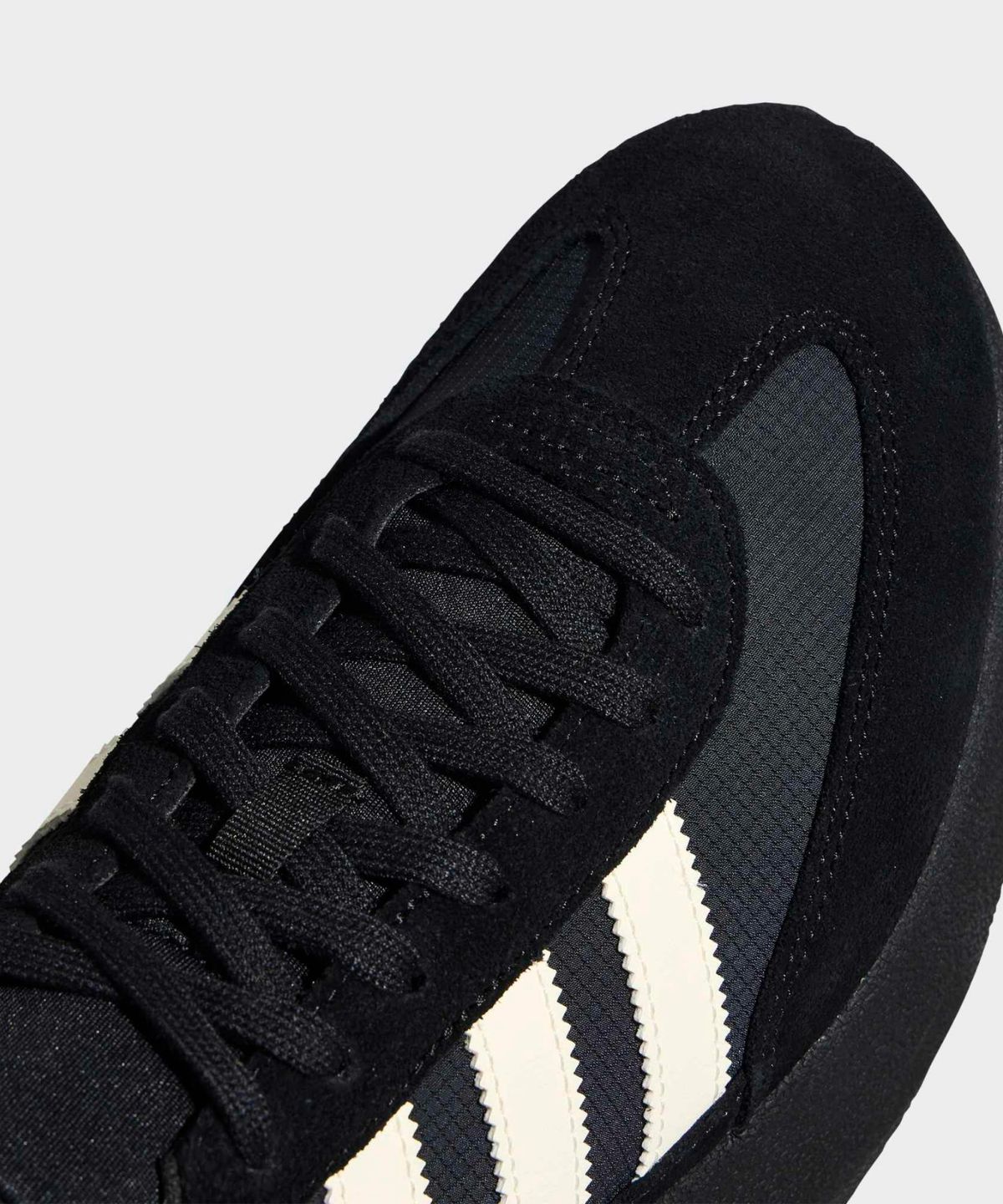 아디다스(ADIDAS) SL 72 프로 - 블랙:크림화이트:카본 / KK3073