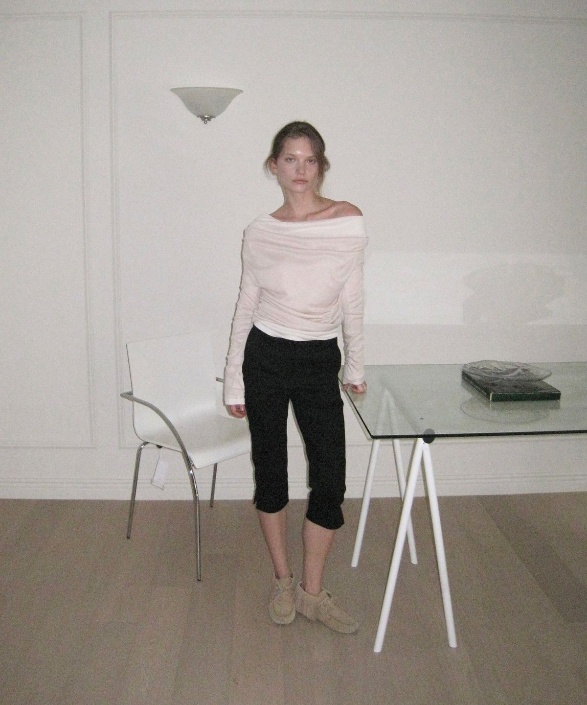 어패럴아카이브(APPAREL ARCHIVE) Marc deep u-neck drape sleeve tee - Beige