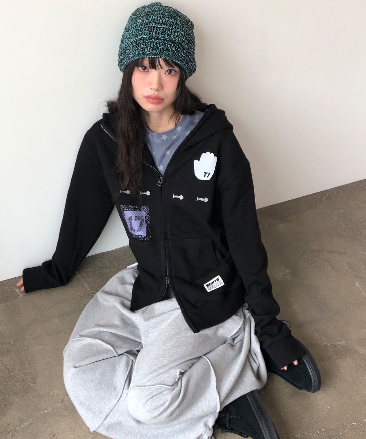 쏘비(SEW-B) 하이넥 17S (세미오버) 후드집업 [블랙]