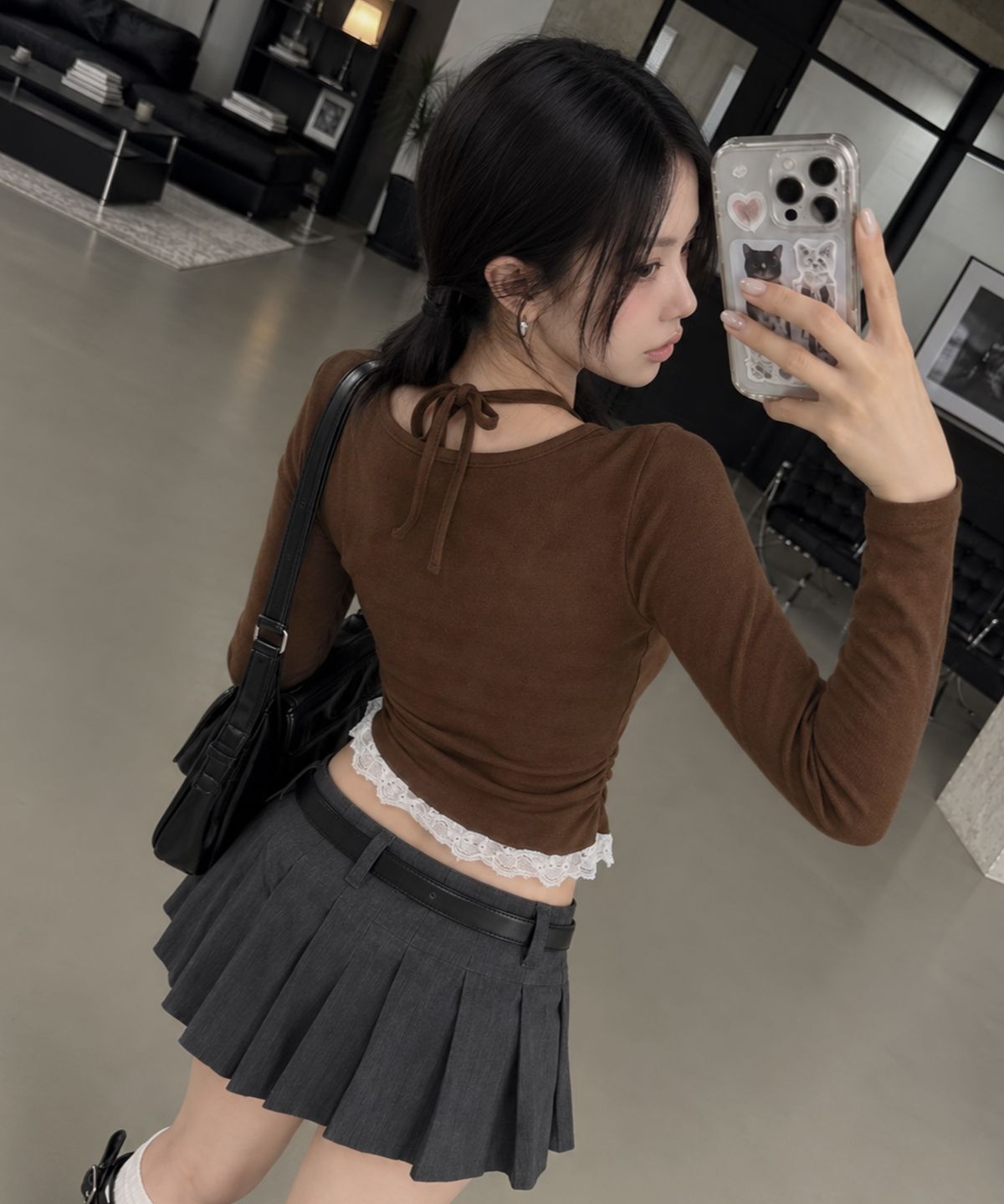 무아무아(MUAHMUAH) 레이스 배색 홀터넥 티셔츠 [브라운]