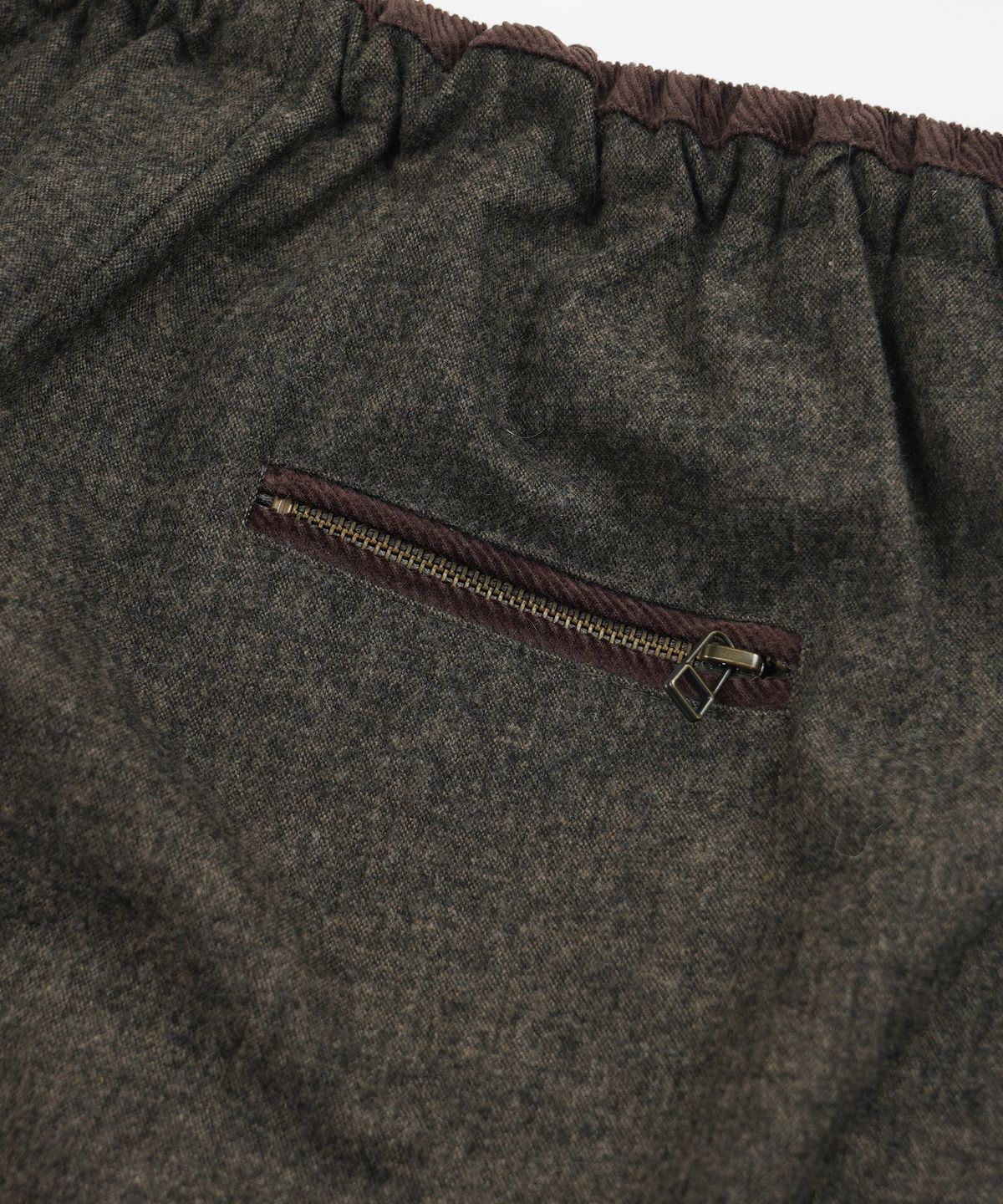 프리즘웍스(FRIZMWORKS) WOOL EASY PANTS _ FOREST BLACK