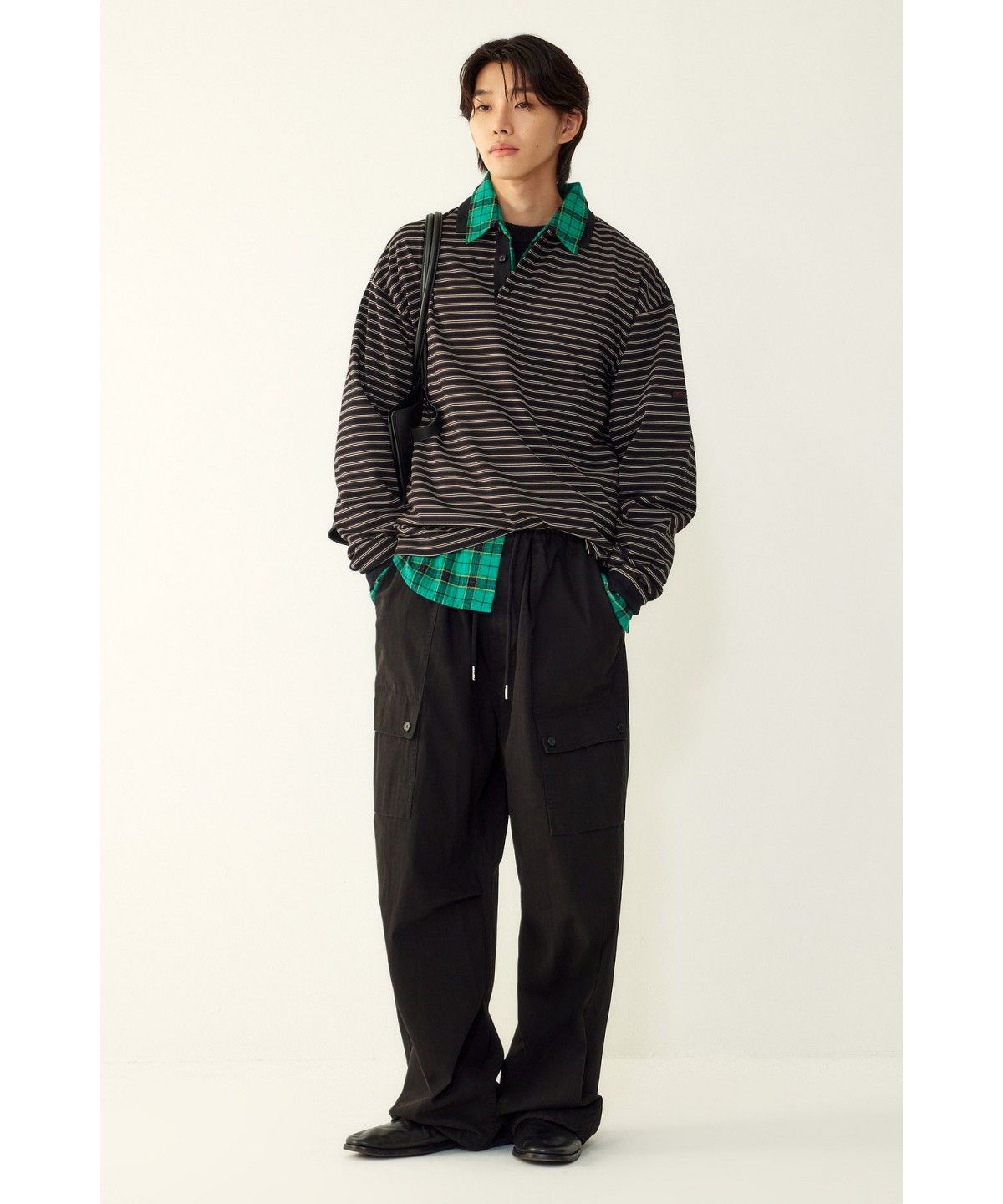 스튜디오 톰보이(STUDIO TOMBOY) [MEN] 소매 립 긴팔 스트라이프 카라 티셔츠 _블랙 9156322833