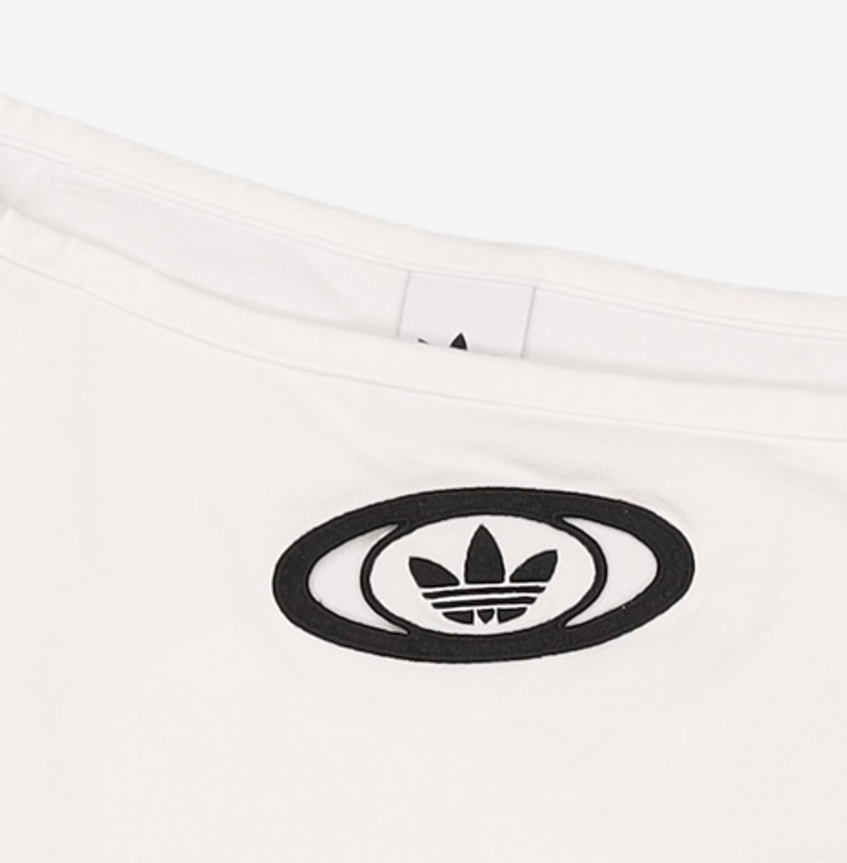 아디다스(ADIDAS) 오프숄더 티 - 화이트 / KC8795 M