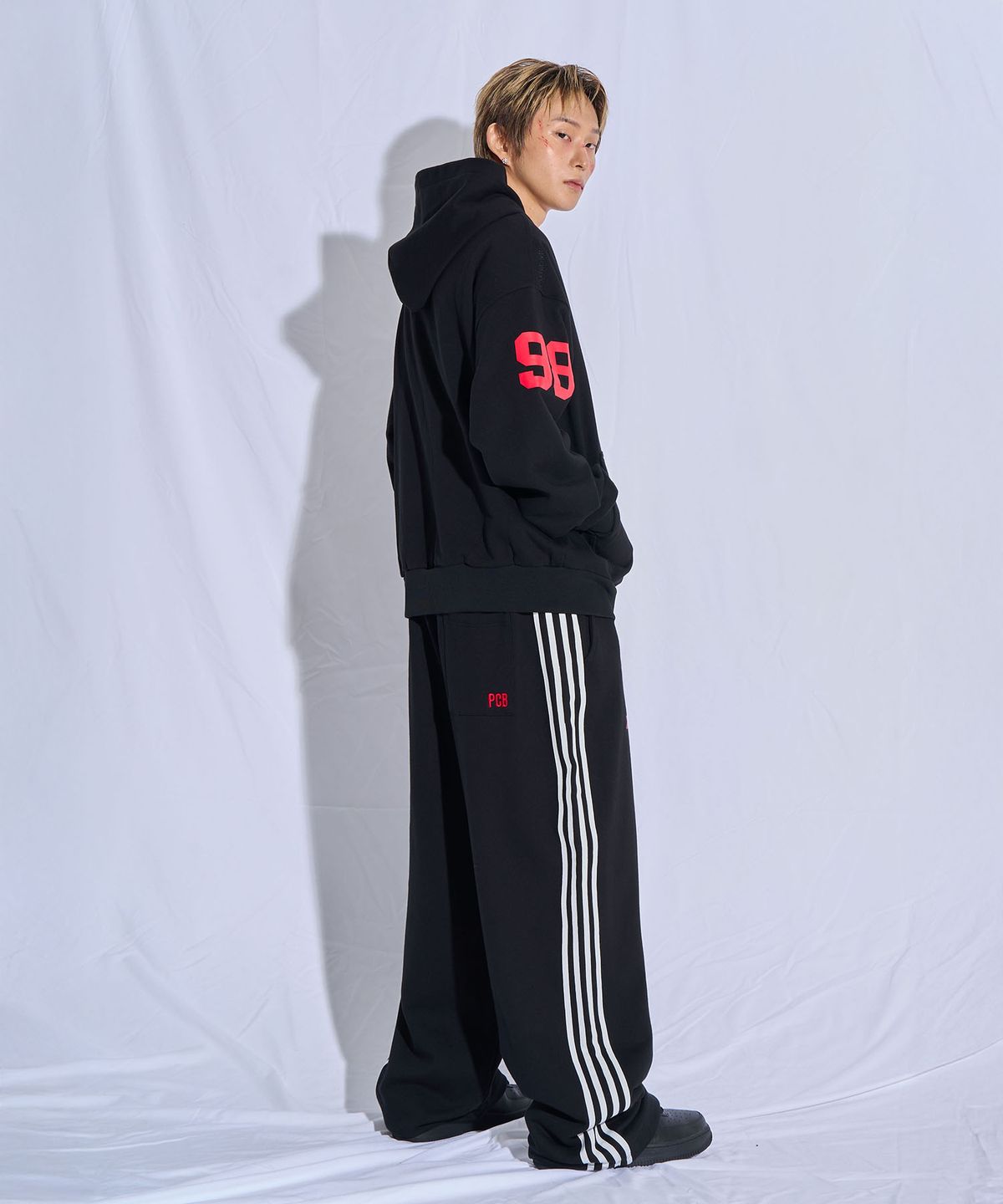 피치블랙(PITCHBLACK) WESTERN HORSE 98 HOOD ZIP-UP (BLACK)