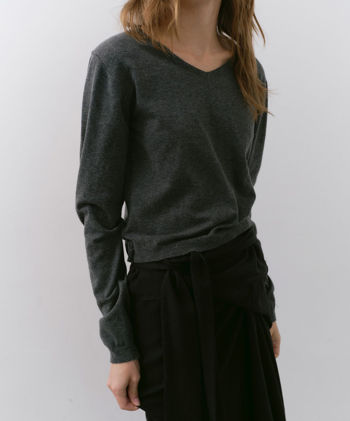 카셀(CACELE) LINE SEMI CROP KNIT, CHARCOAL