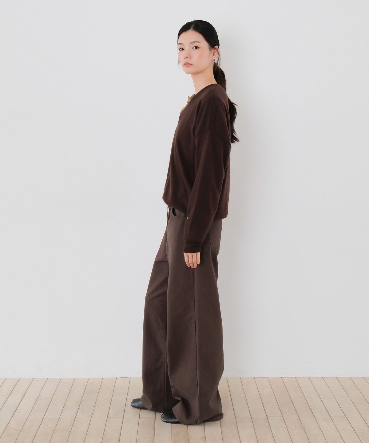모의(MOUI) Color dyeing pants (BROWN)