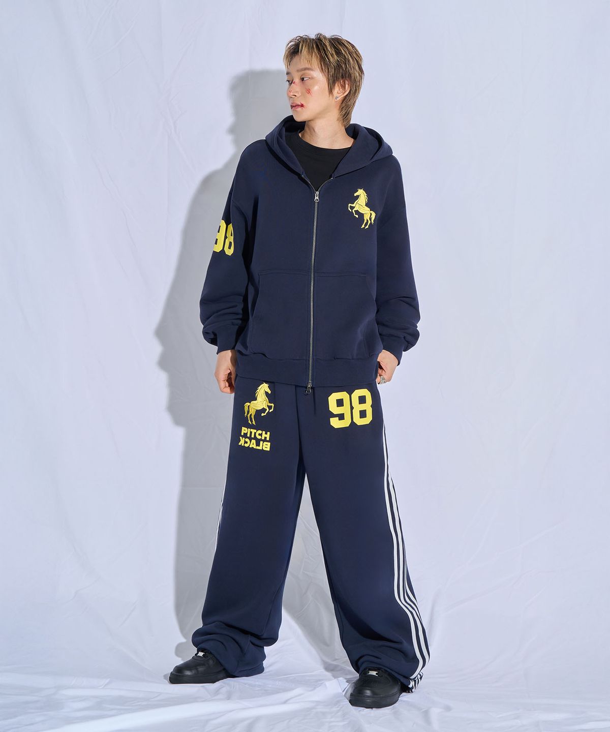 피치블랙(PITCHBLACK) WESTERN HORSE 98 TRACK SWEAT PANTS (NAVY)