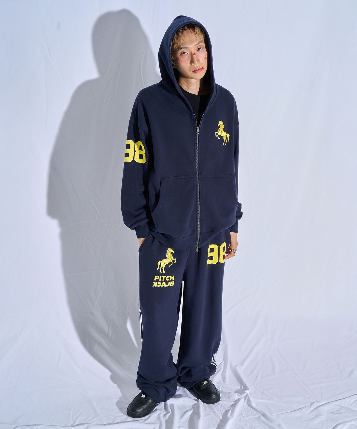 피치블랙(PITCHBLACK) WESTERN HORSE 98 TRACK SWEAT PANTS (NAVY)