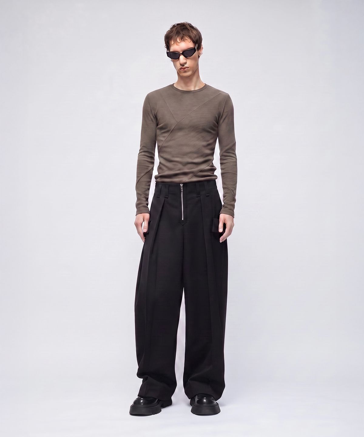 몰프(MORPH) Divided Multi-Asymmetric Ribbed Long Sleeve