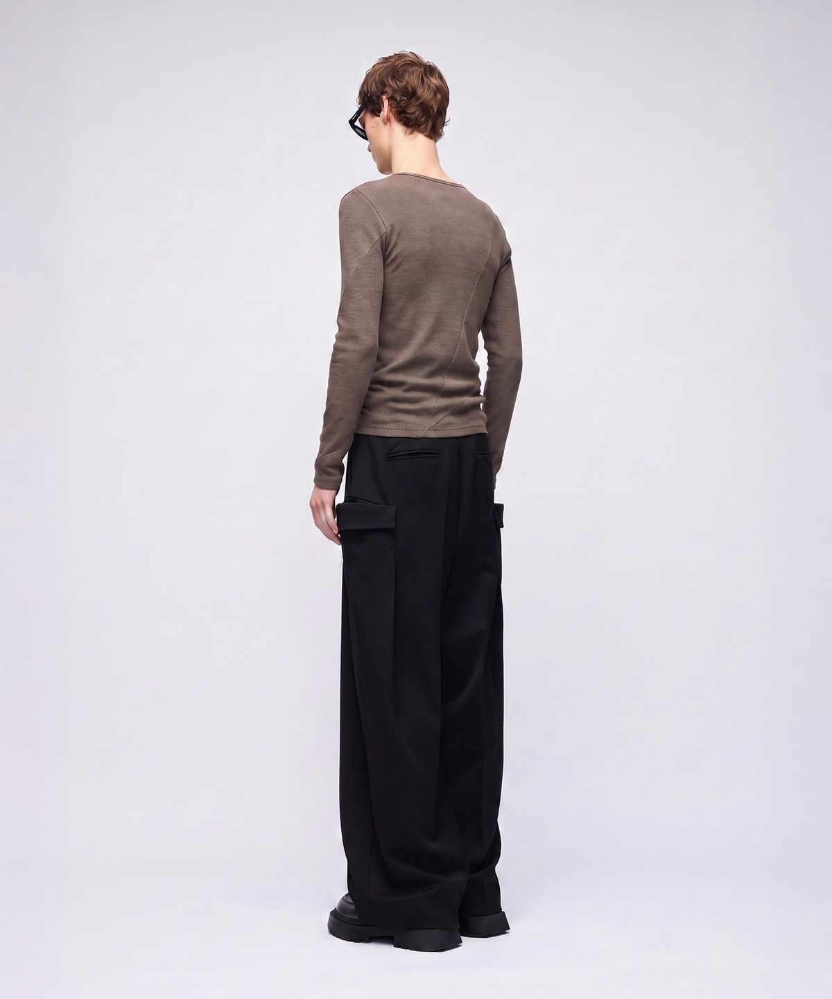 몰프(MORPH) Divided Multi-Asymmetric Ribbed Long Sleeve