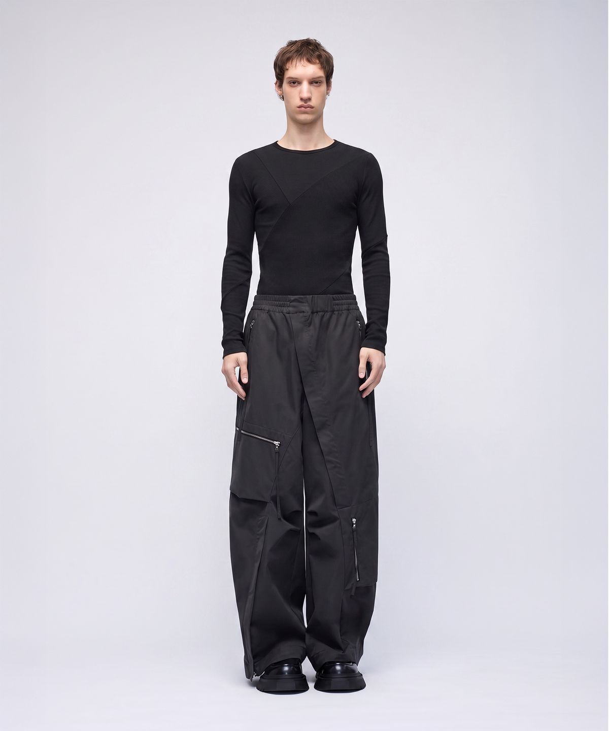 몰프(MORPH) Divided Multi-Asymmetric Ribbed Long Sleeve