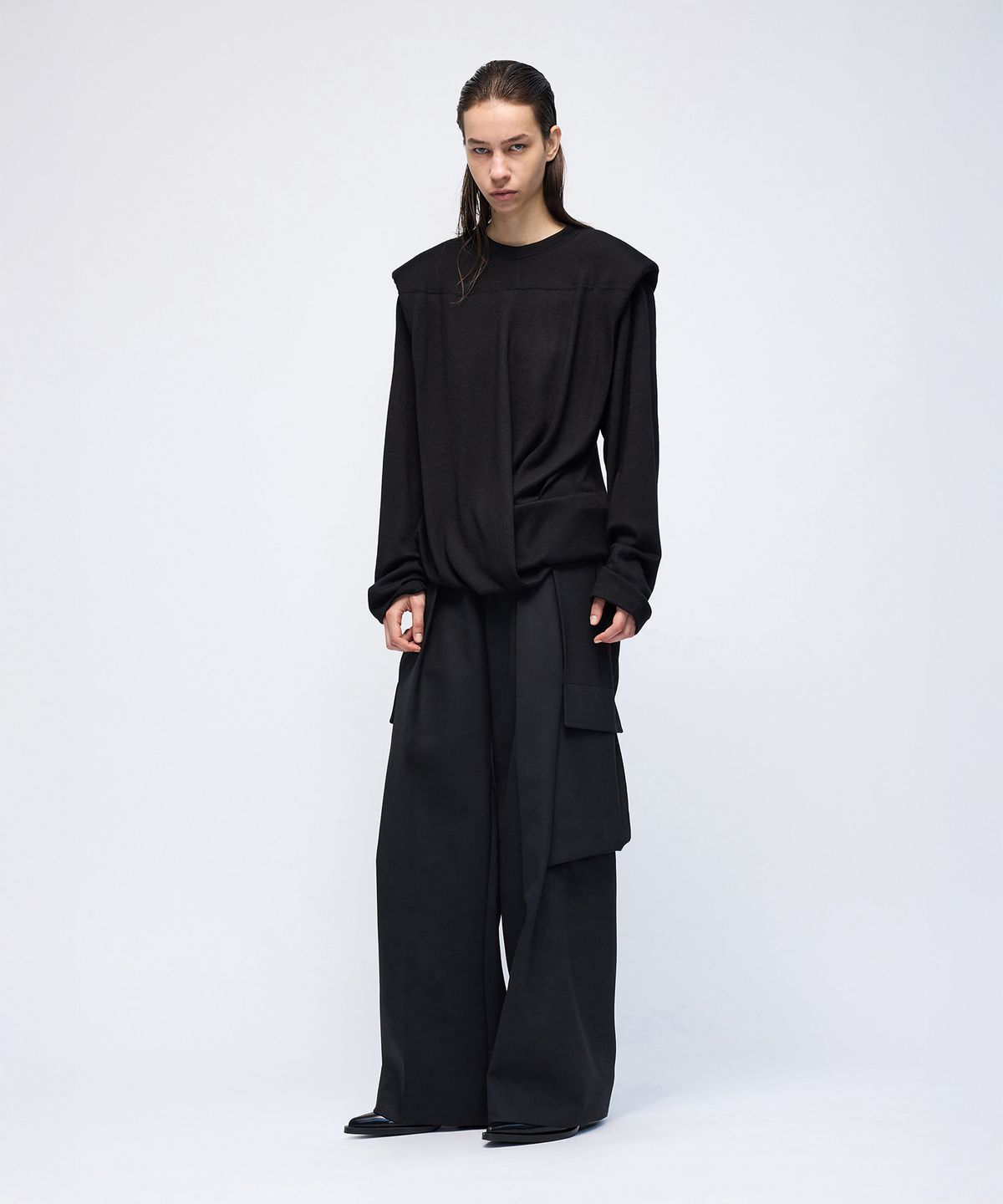 몰프(MORPH) Organism Wool Draped Shoulder Padded Long Sleeve
