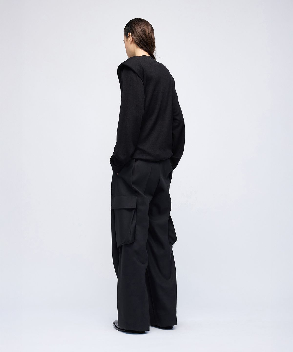 몰프(MORPH) Organism Wool Draped Shoulder Padded Long Sleeve