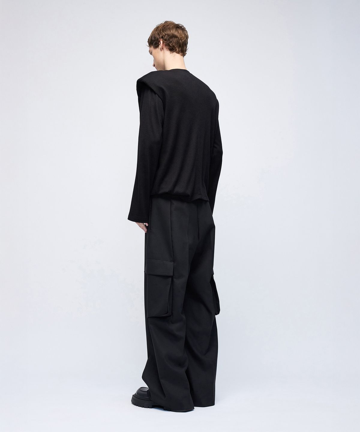 몰프(MORPH) Organism Wool Draped Shoulder Padded Long Sleeve