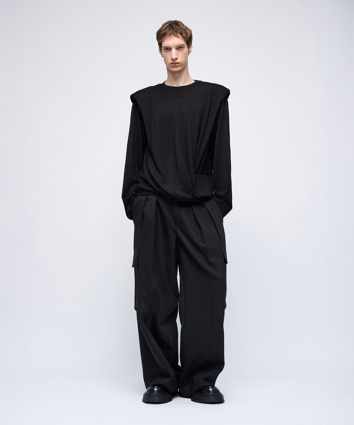 몰프(MORPH) Organism Wool Draped Shoulder Padded Long Sleeve
