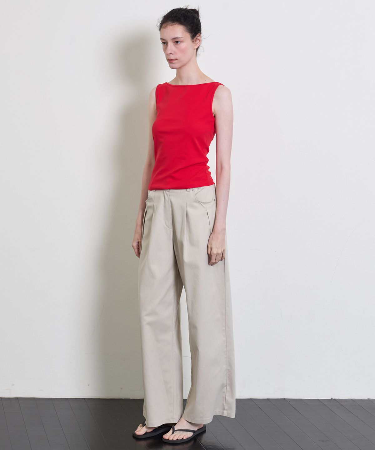 누베르(NUVERE) Pleat Pants Beige