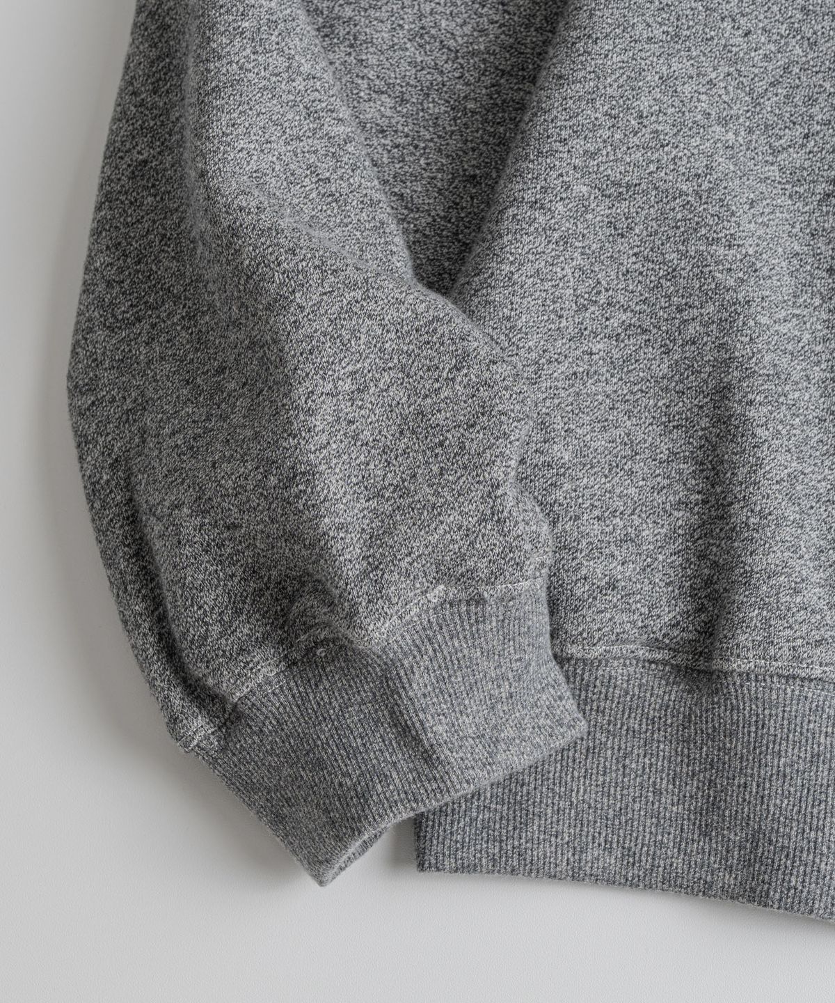 비헤비어(BEHEAVYER) CLASSIC SWEAT SHIRTS salt & pepper