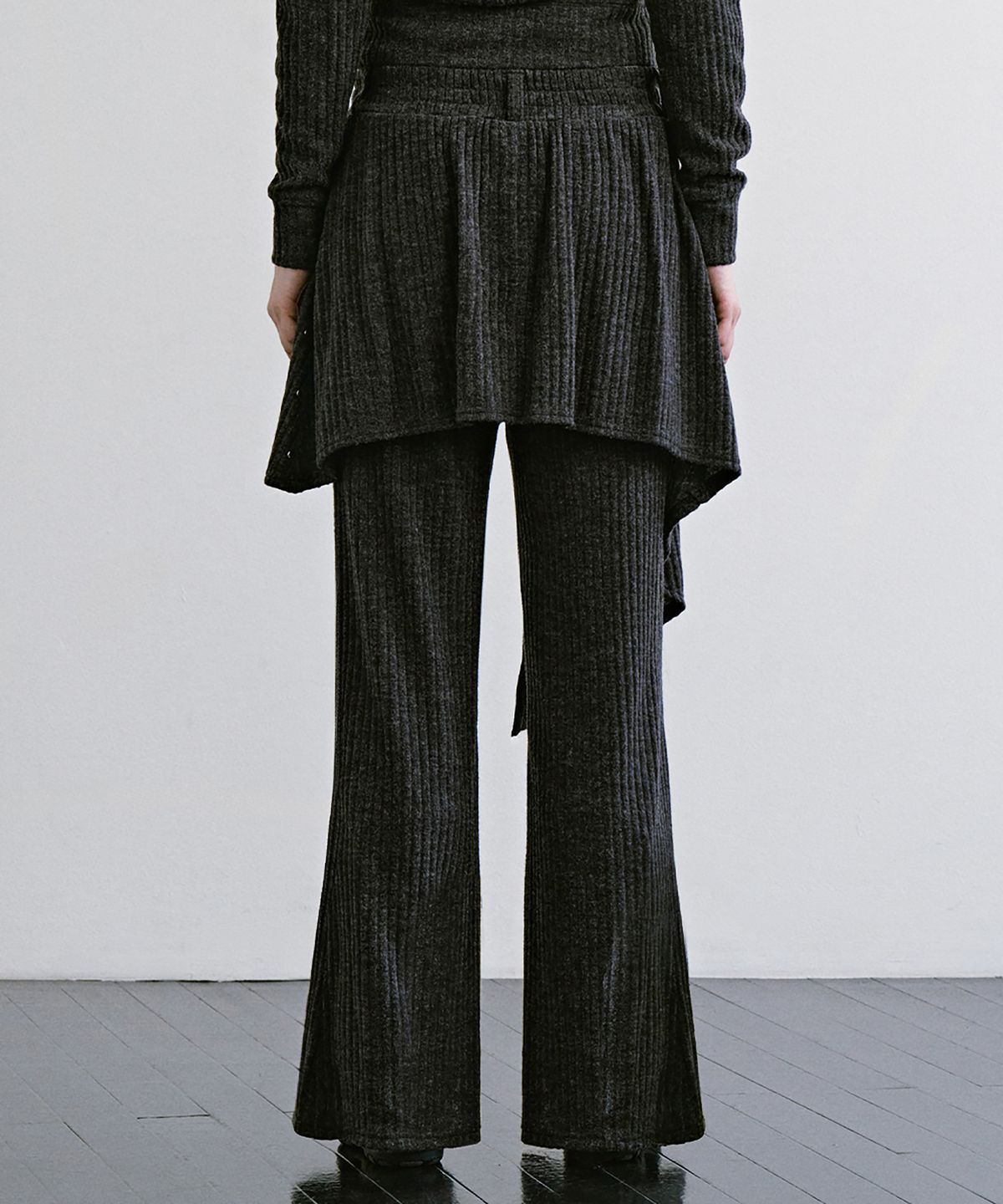 트리밍버드(TREEMINGBIRD) Hotfix Layered Set-up Pants [ Charcoal ]