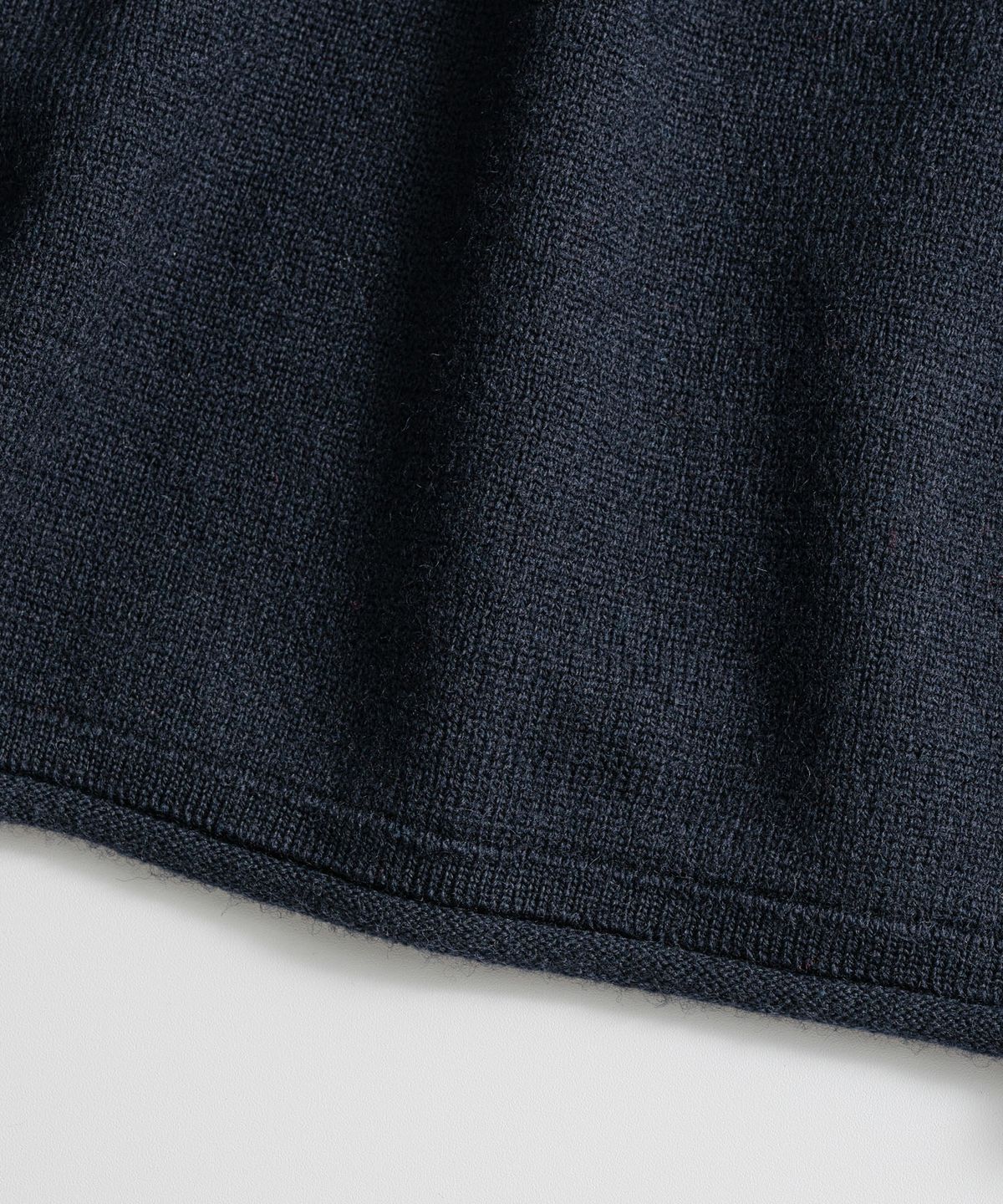비헤비어(BEHEAVYER) DRY WOOL ROLL NECK L/S KNIT navy