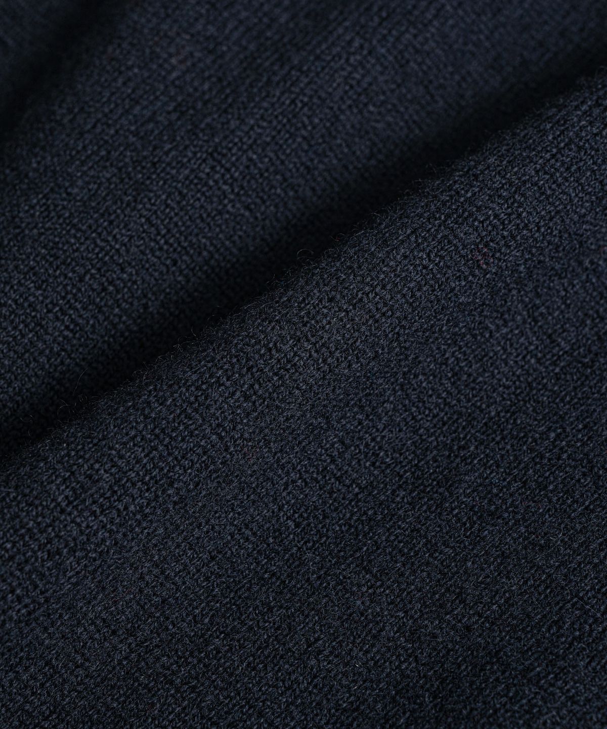 비헤비어(BEHEAVYER) DRY WOOL ROLL NECK L/S KNIT navy