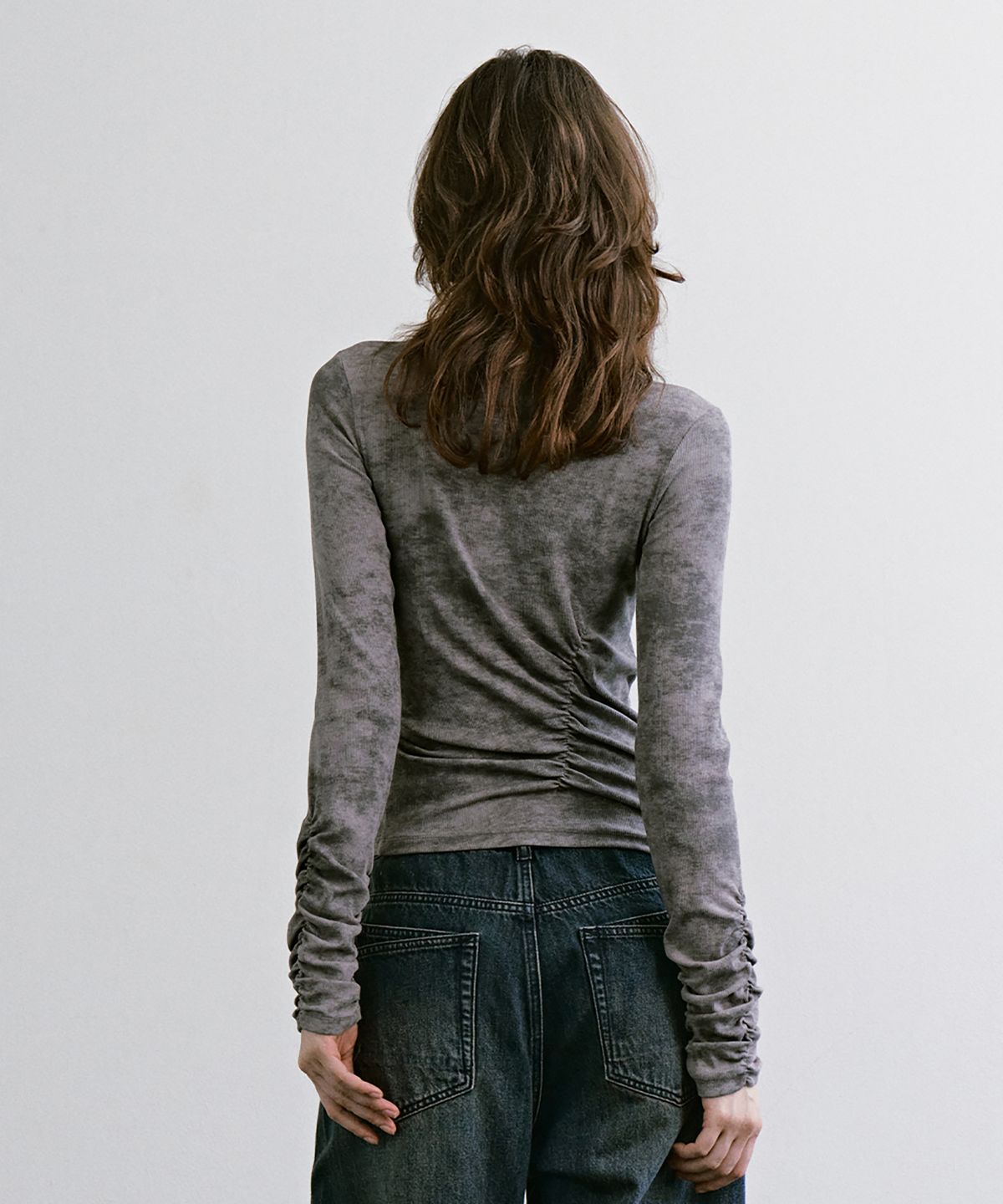 트리밍버드(TREEMINGBIRD) Blurry Print Mock Neck Top [ Gray ]