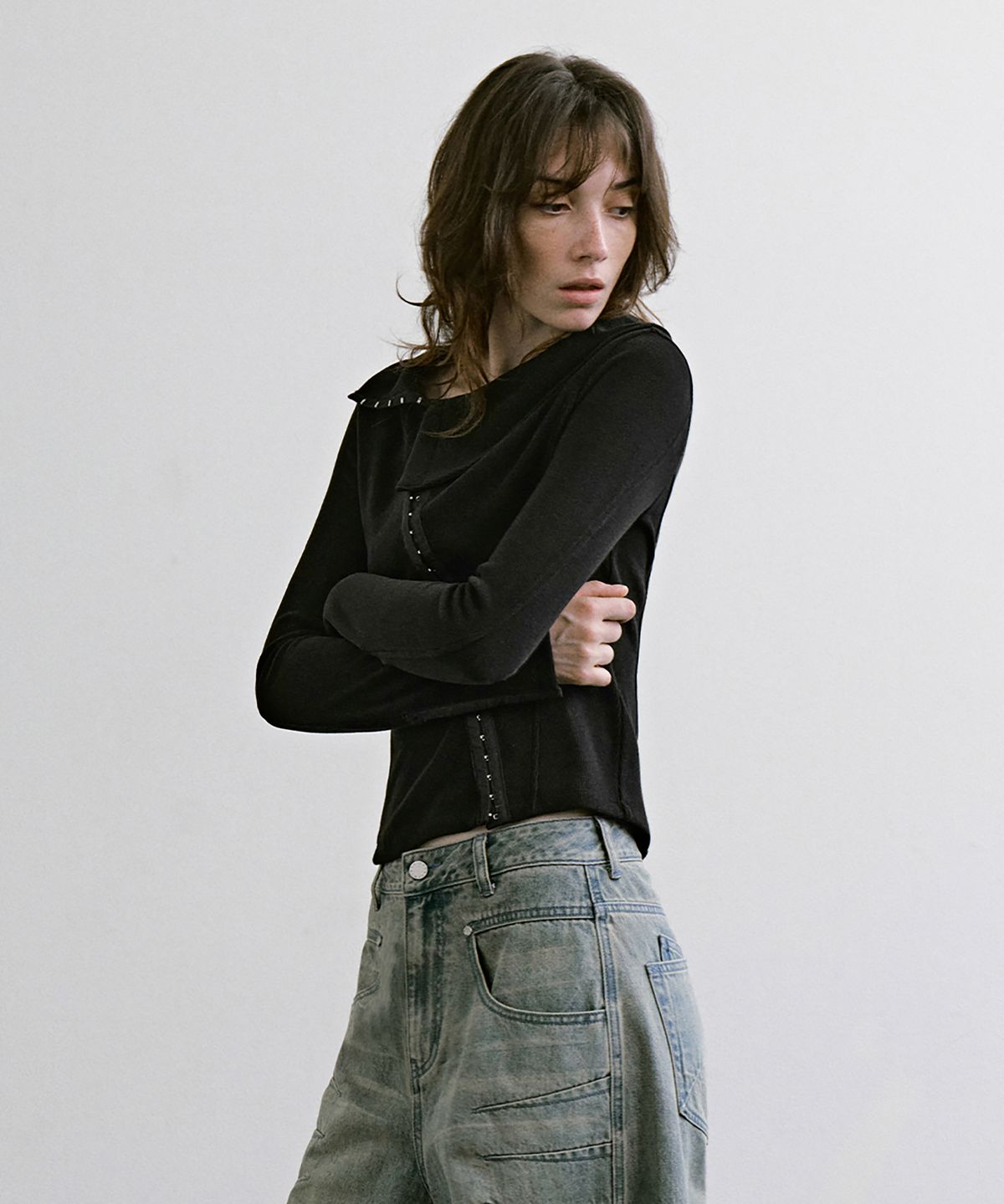 트리밍버드(TREEMINGBIRD) Asymmetric Hook Long Sleeve Top [ Black ]