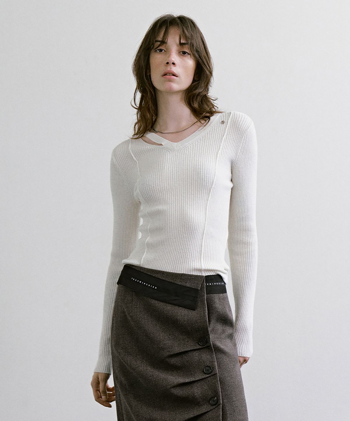 트리밍버드(TREEMINGBIRD) Back Slit Knit Pullover [ Ivory ]