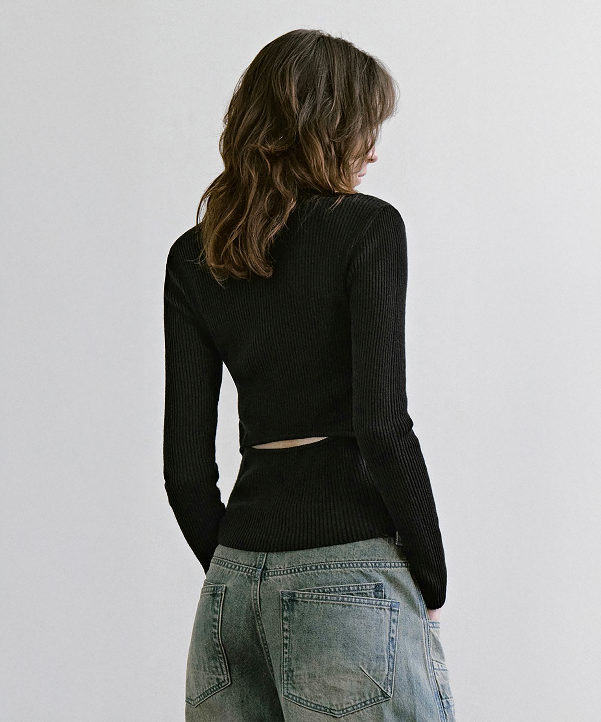 트리밍버드(TREEMINGBIRD) Back Slit Knit Pullover [ Black ]