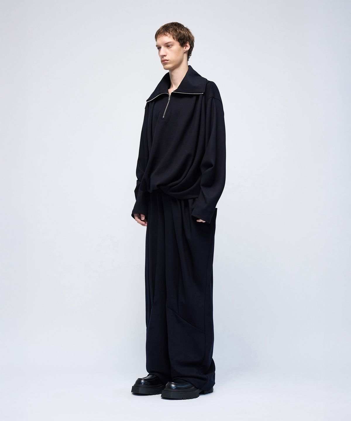 몰프(MORPH) Organism Wool Draped High Neck Sweater