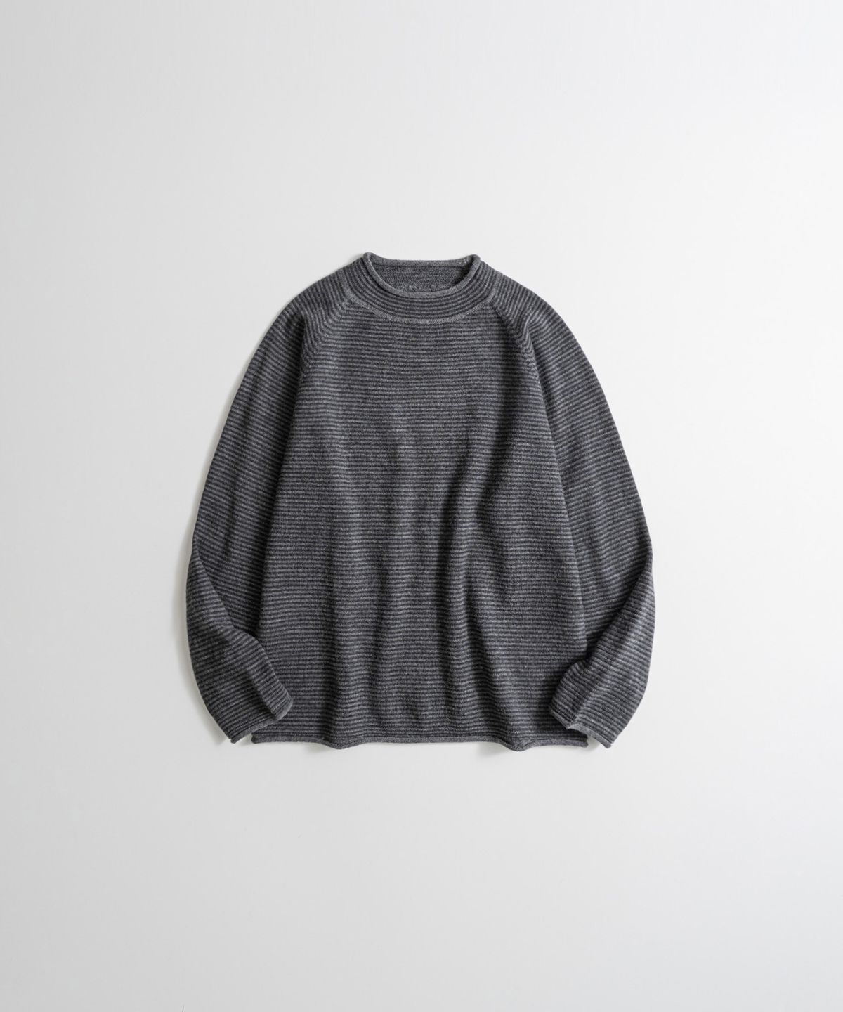 비헤비어(BEHEAVYER) DRY WOOL ROLL NECK L/S KNIT grey/charcoal