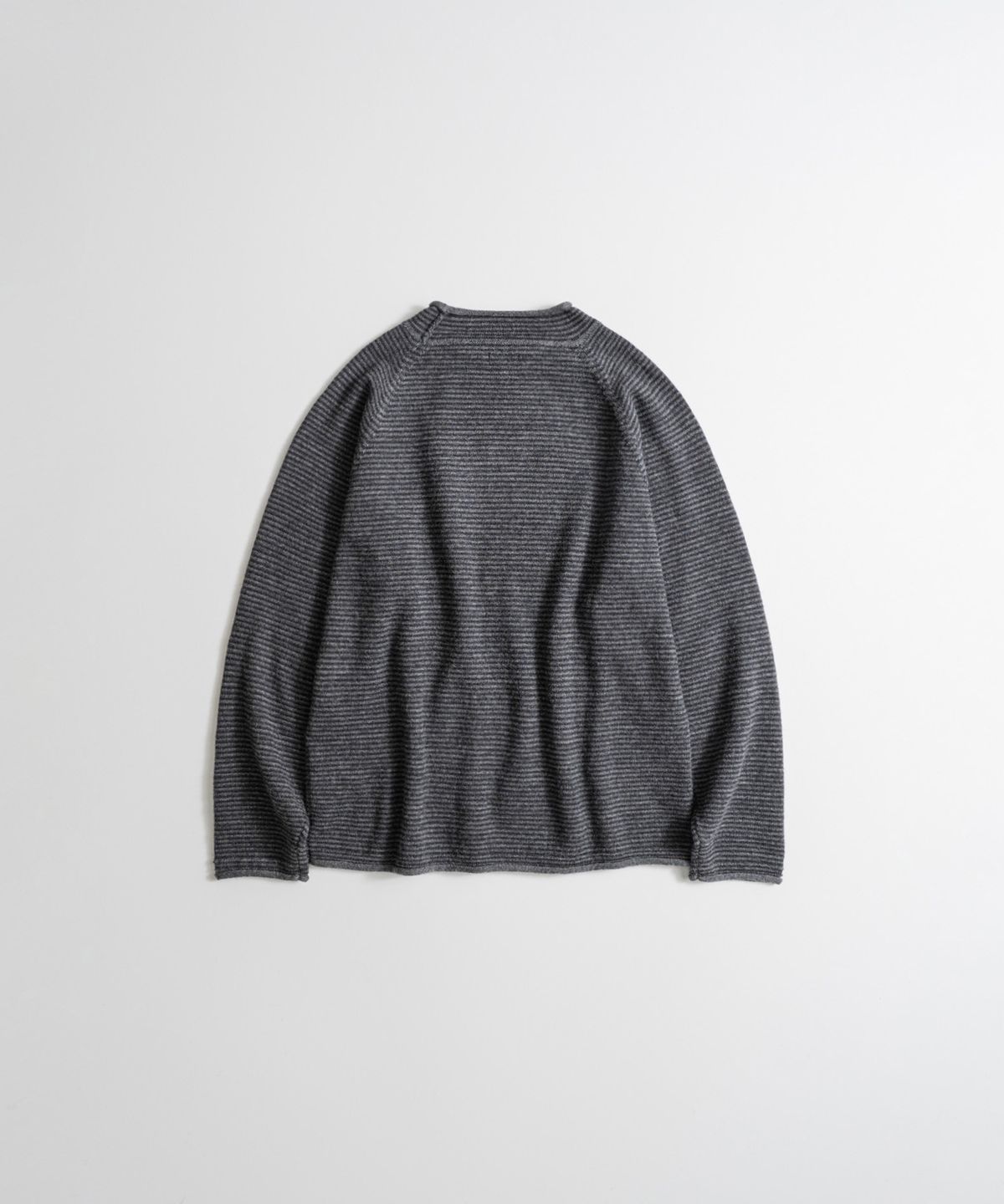 비헤비어(BEHEAVYER) DRY WOOL ROLL NECK L/S KNIT grey/charcoal