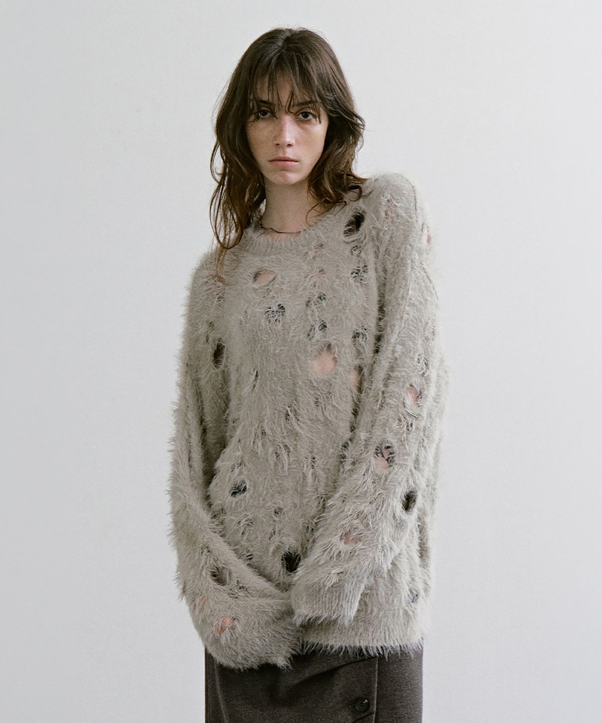 트리밍버드(TREEMINGBIRD) Shaggy distressed Hole Knit [ Khaki Beige ]