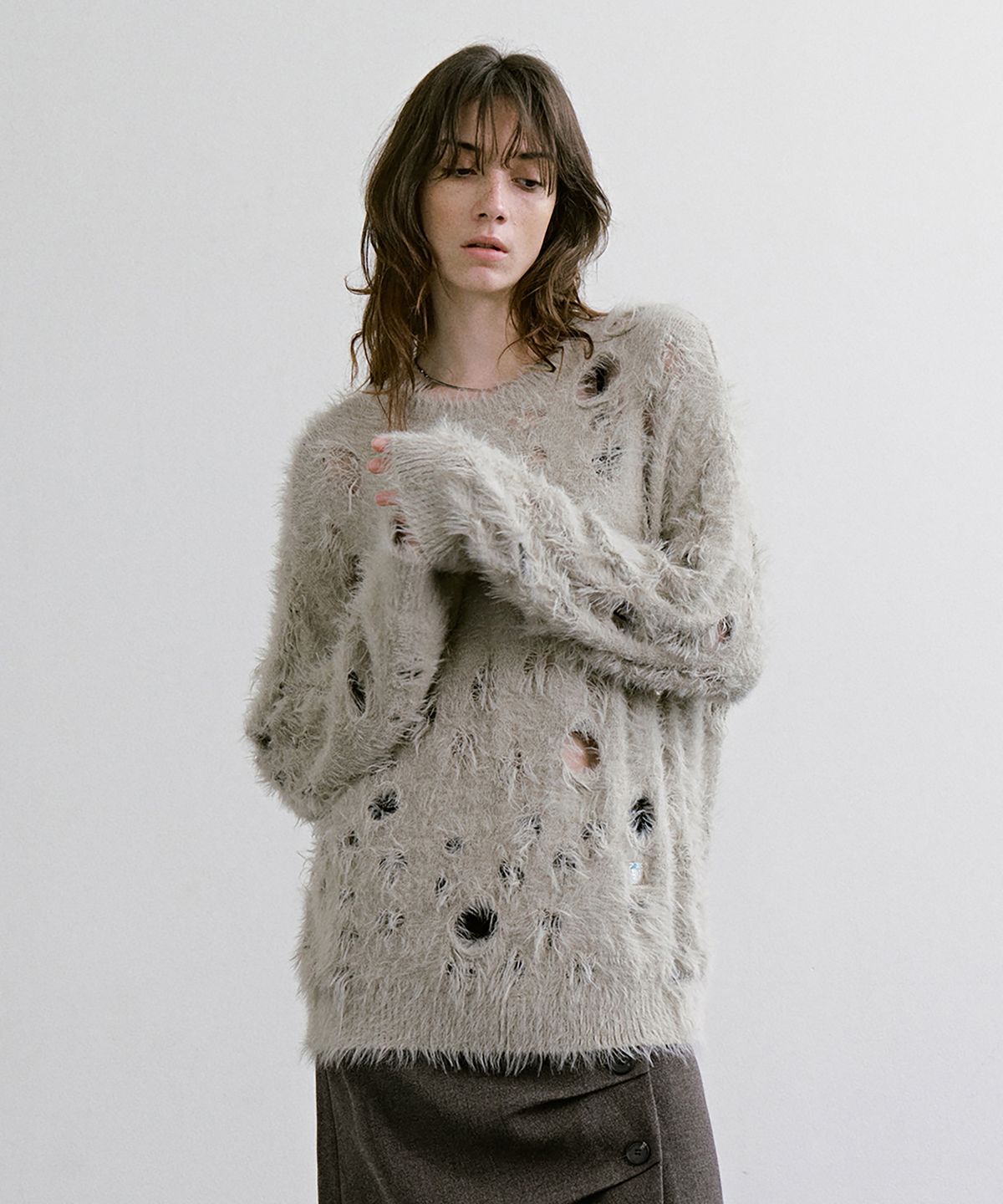 트리밍버드(TREEMINGBIRD) Shaggy distressed Hole Knit [ Khaki Beige ]