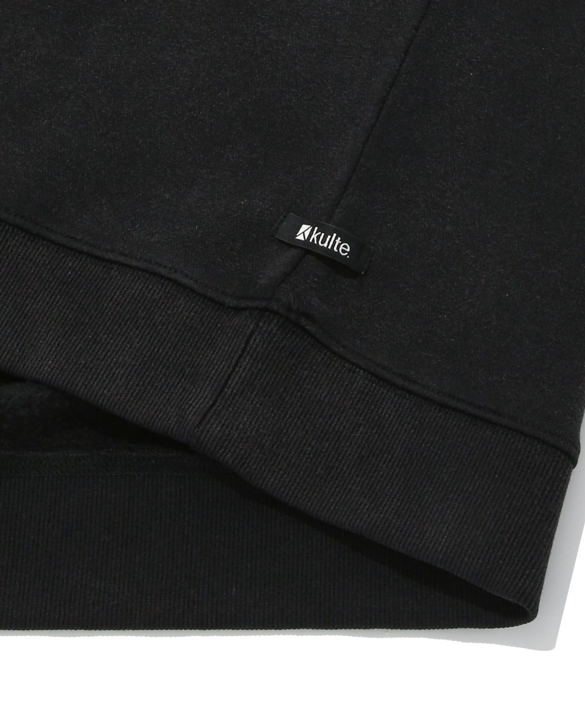 쿨트(KULTE) KULTE LOGO EMB PIGMENT CREWNECK_BLACK