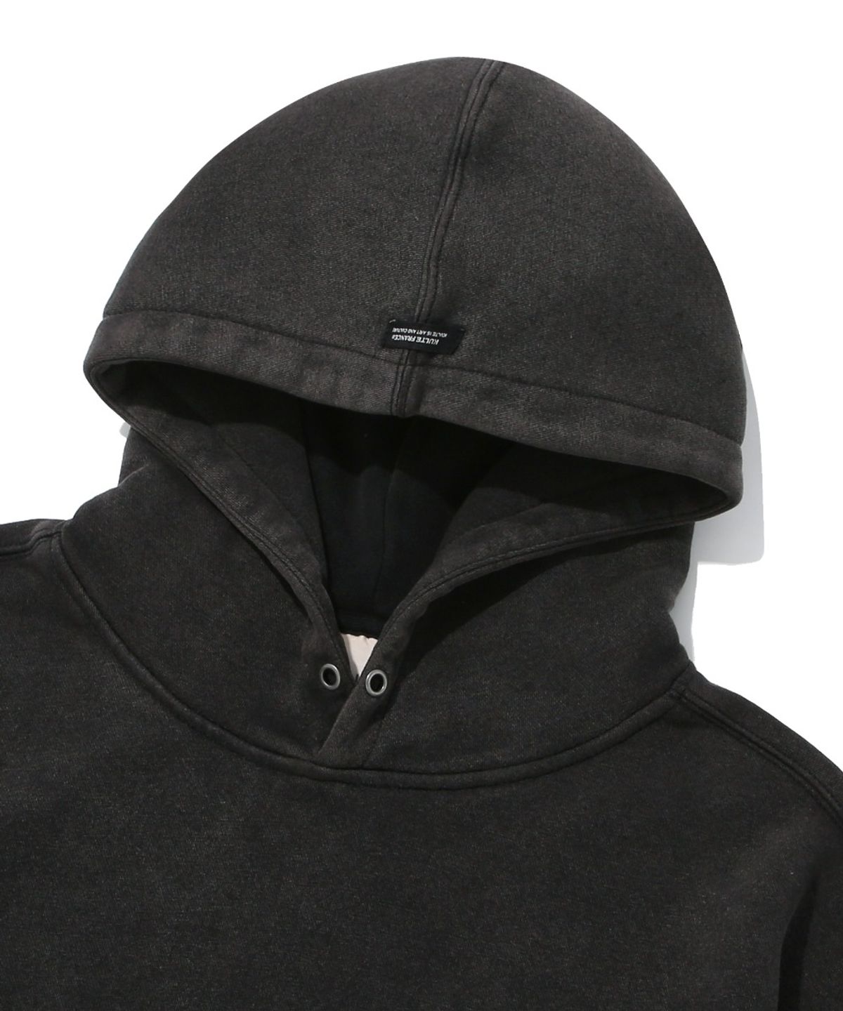 쿨트(KULTE) KULTE LOGO EMB PIGMENT HOODIE_BLACK