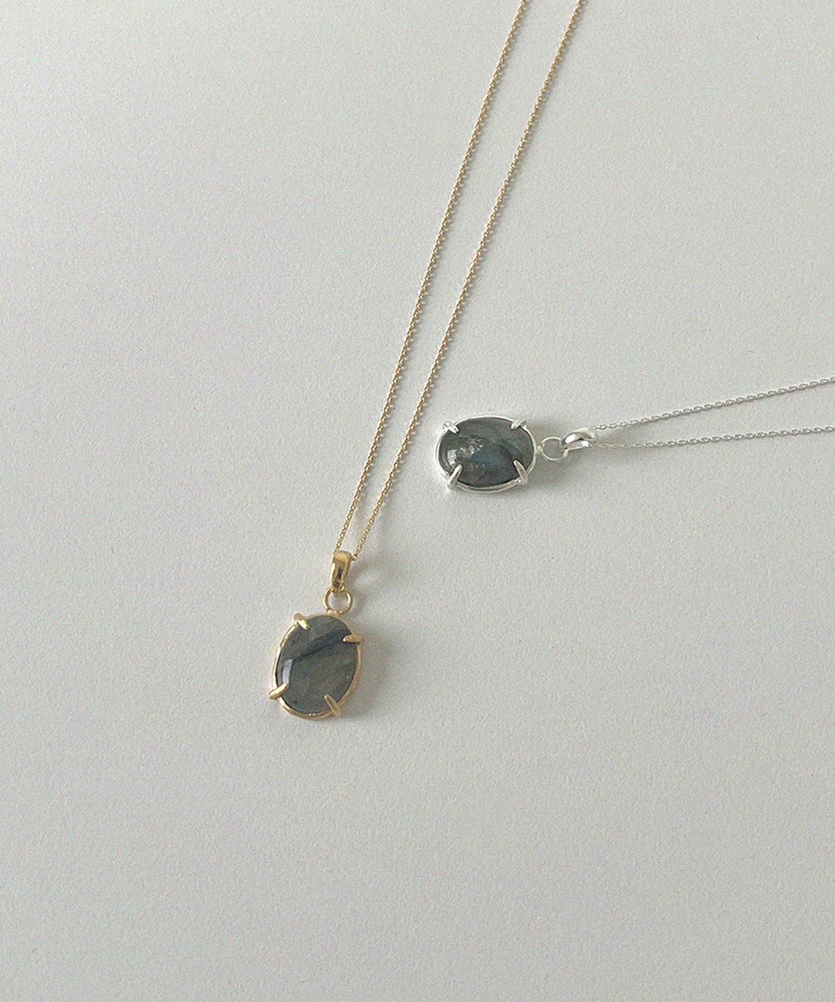 너울(NEOUL) Grandma Necklace - Gray Moonstone