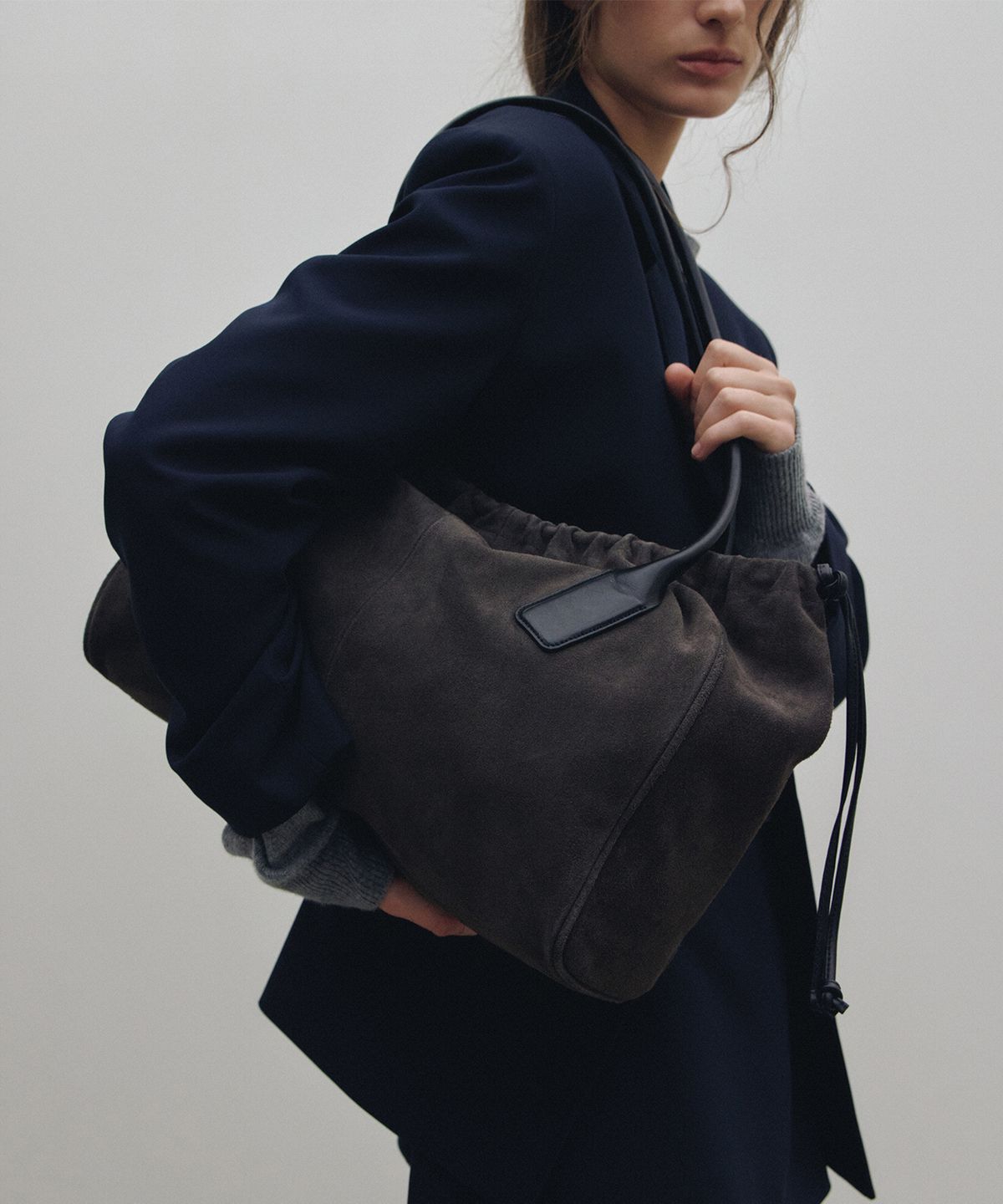 넛넛(NUTNUT) Arc shopper Bag - BROWN