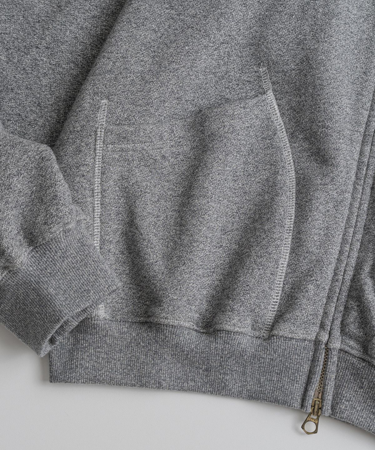 비헤비어(BEHEAVYER) CLASSIC FULL ZIP PARKA salt & pepper