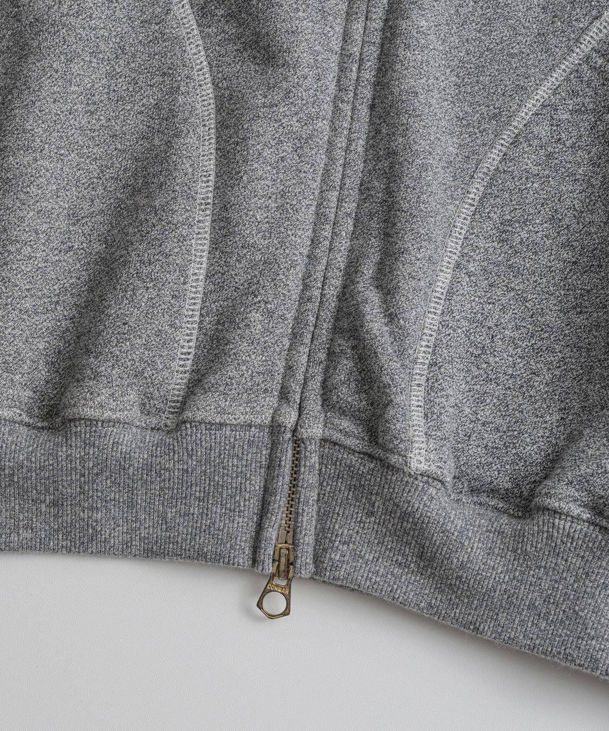 비헤비어(BEHEAVYER) CLASSIC FULL ZIP PARKA salt & pepper