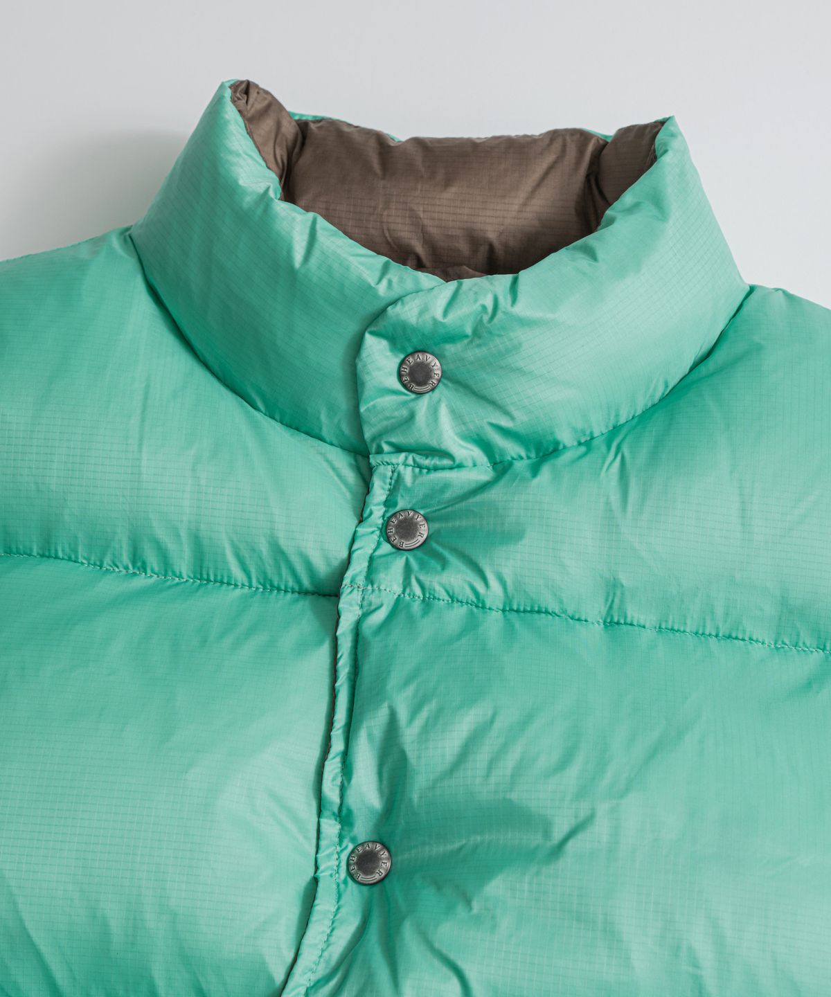 비헤비어(BEHEAVYER) REVERSIBLE DUCK DOWN VEST mint/brown