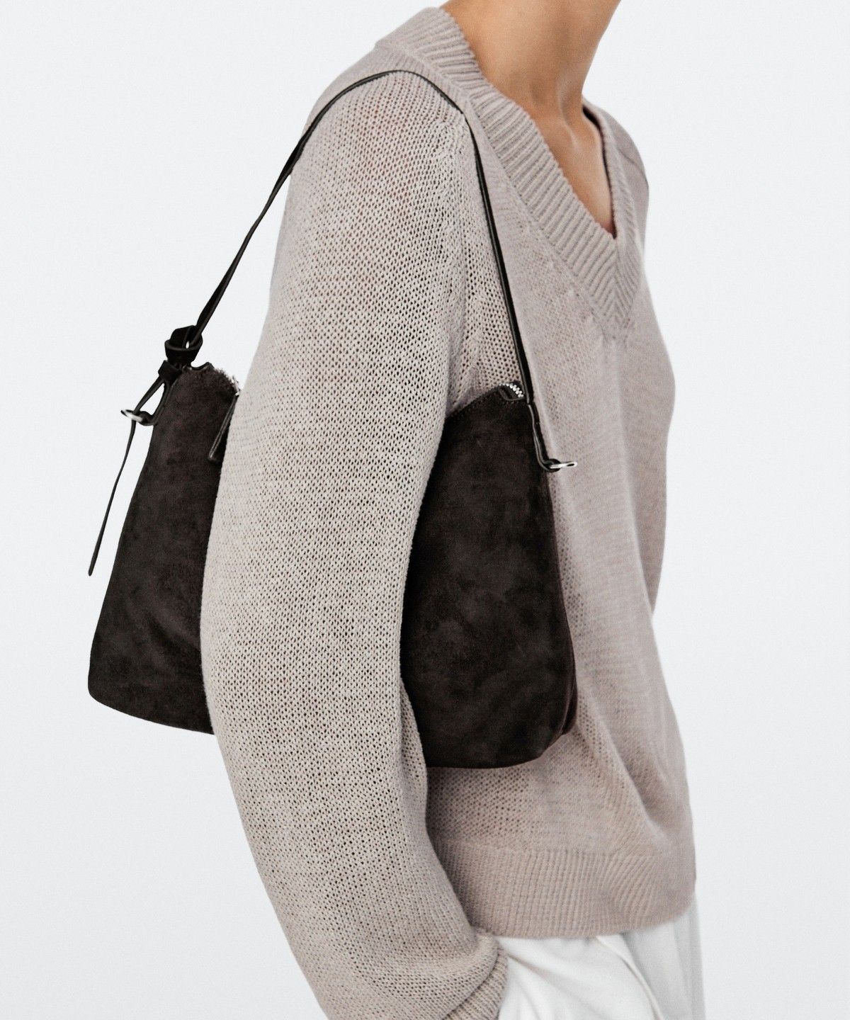 마시모두띠(MASSIMO DUTTI) 미디엄 스플릿 스웨이드 숄더백