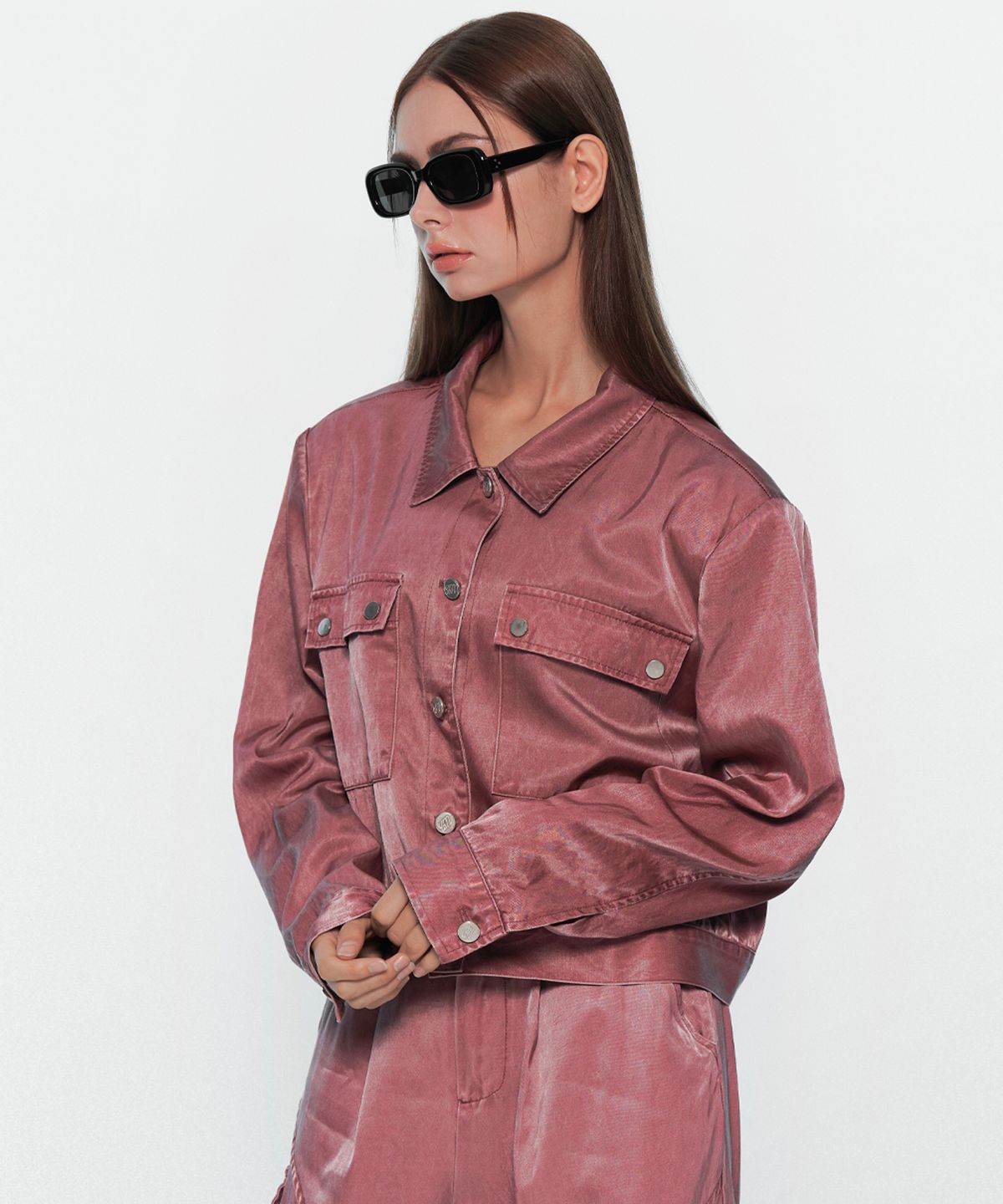 유움(UUM) GLOSS BIO CROP JACKET PINK