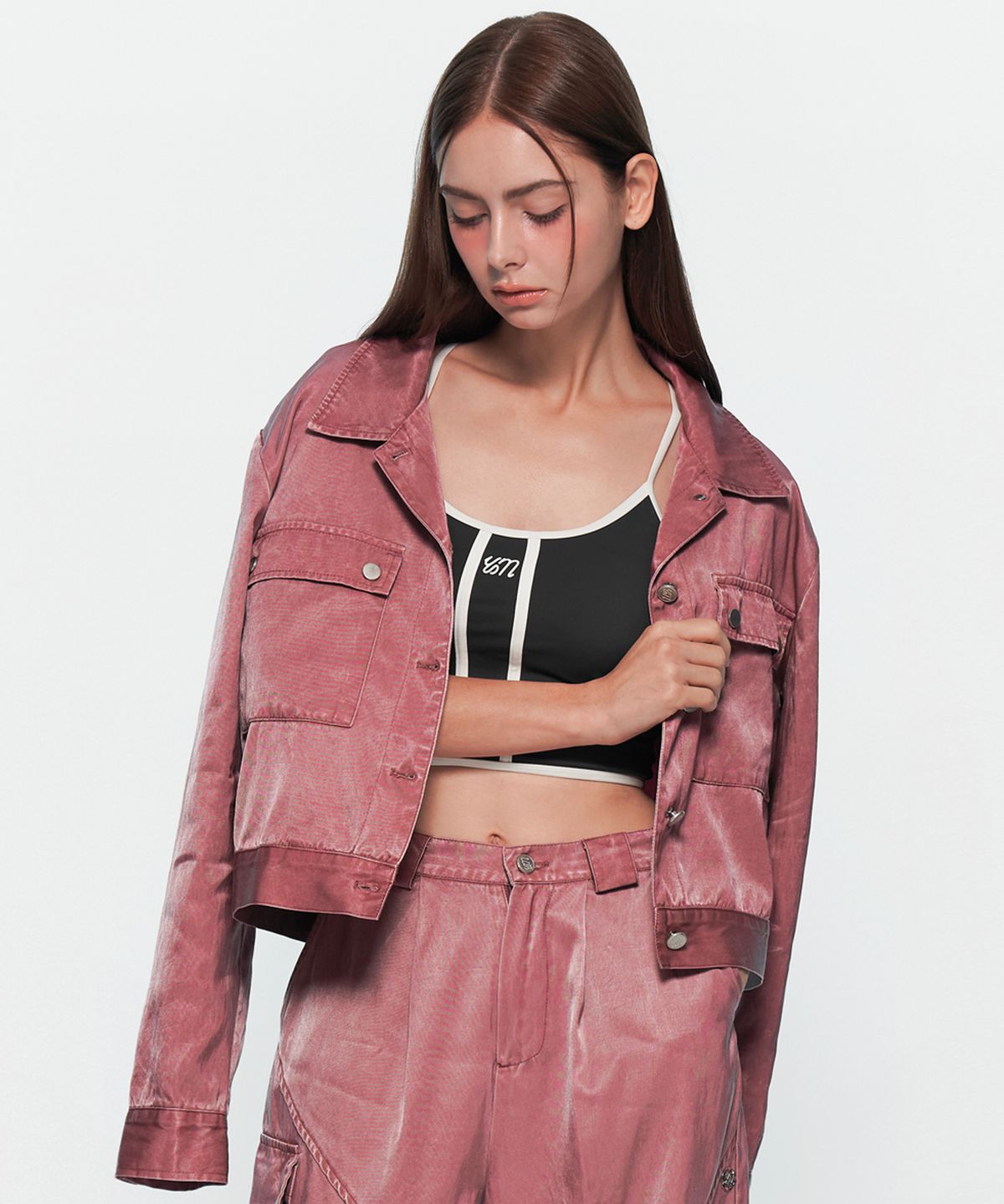 유움(UUM) GLOSS BIO CROP JACKET PINK