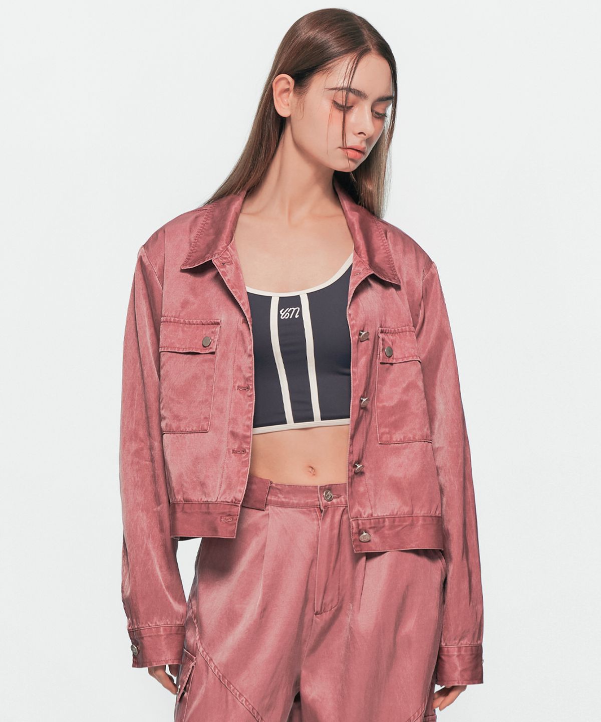 유움(UUM) GLOSS BIO CROP JACKET PINK